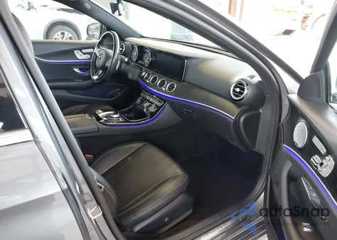 2017 Mercedes-Benz E 300 4Matic z USA, uszkodzony, nr VIN WDDZF4KBXHA194804